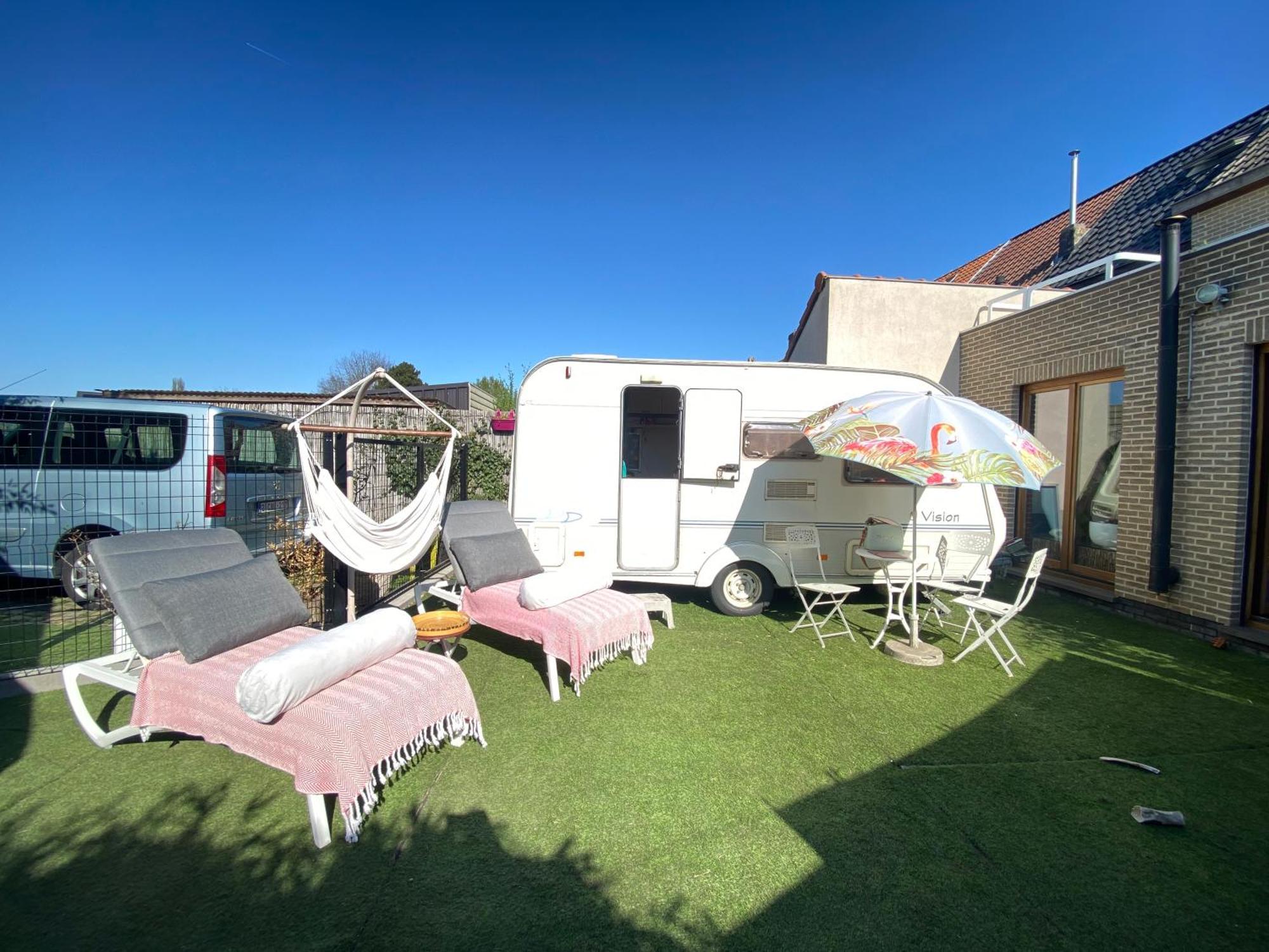 Gardencaravan near Ghent in green area Buitenkant foto